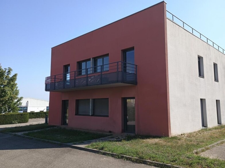 580 Rue Lavoisier, Péronnas à louer - Photo de l’immeuble – Image 1 sur 3
