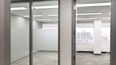 7015 Macleod Trl SW, Calgary, AB à louer - Vidéo sur l’annonce professionnelle