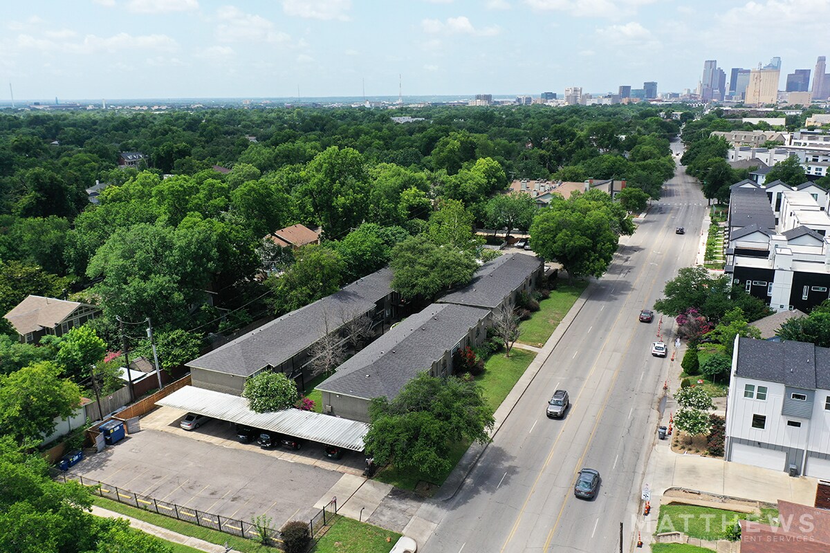 5656 Live Oak St, Dallas, TX à vendre Photo de l’immeuble– Image 1 sur 4