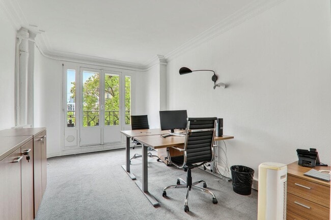 Plus de détails pour Bureau à louer