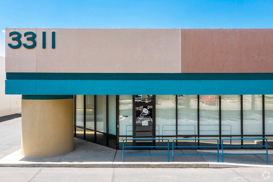 3311 Candelaria Rd NE, Albuquerque, NM à louer - Photo de l’immeuble – Image 3 sur 4
