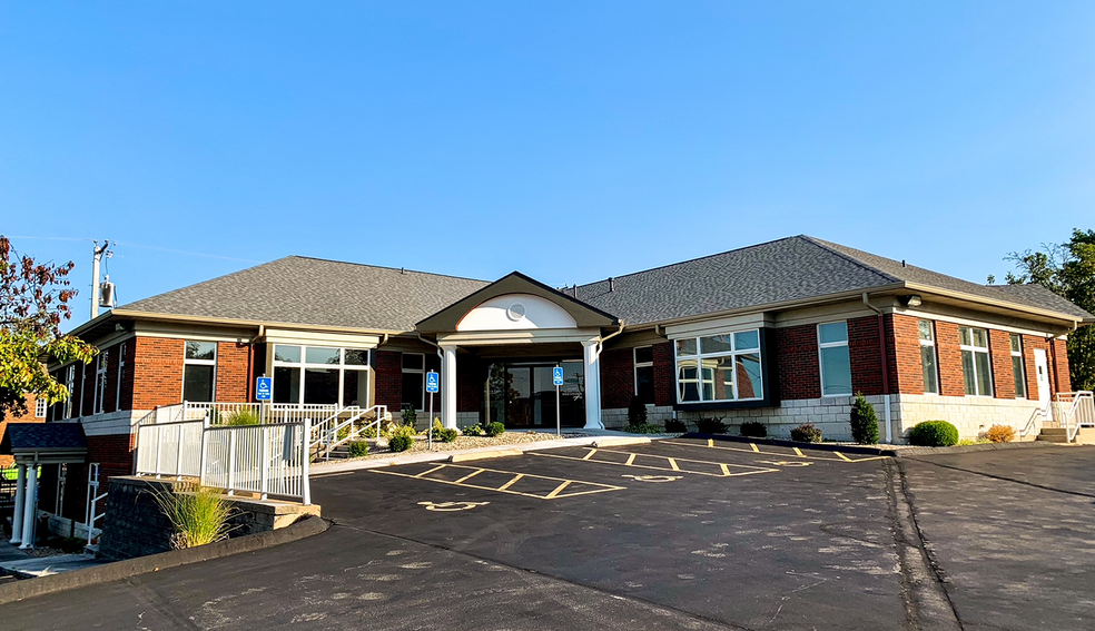 103 Church St, O'Fallon, MO à louer - Photo de l’immeuble – Image 1 sur 33