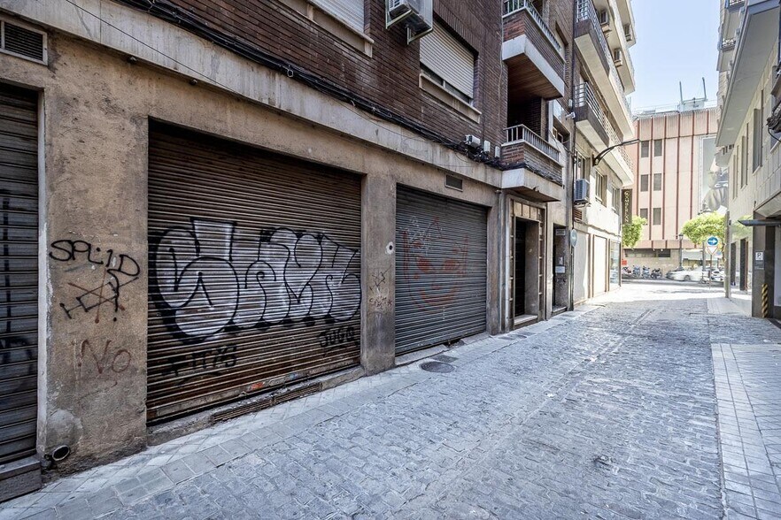 Local commercial dans Granada, Granada à vendre - Photo de l’immeuble – Image 1 sur 16