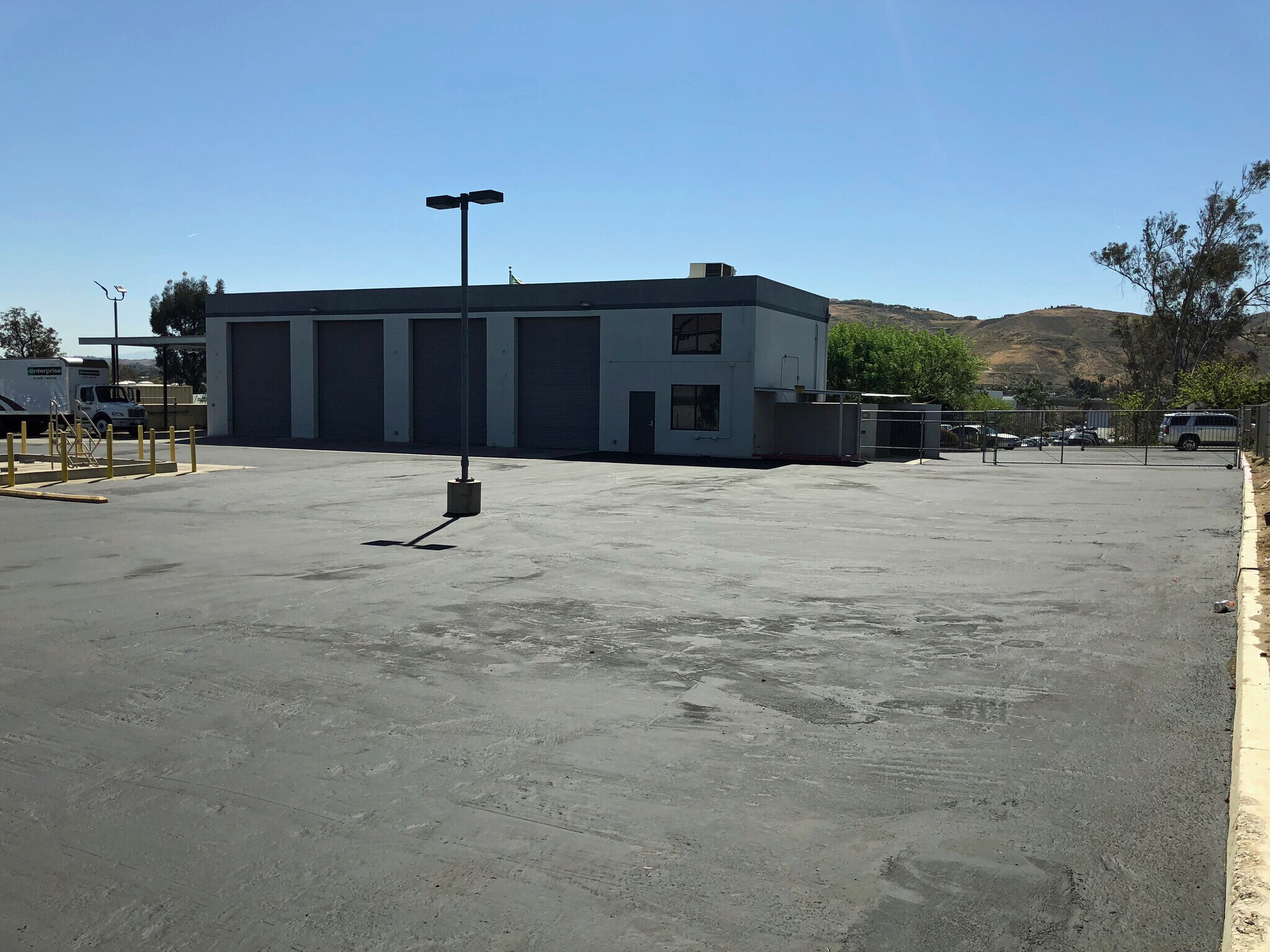 265 Jason Ct, Corona, CA à louer Photo de l’immeuble– Image 1 sur 8