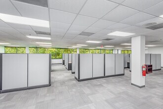 7751 Belfort Pky, Jacksonville, FL à vendre Photo intérieure– Image 2 sur 7