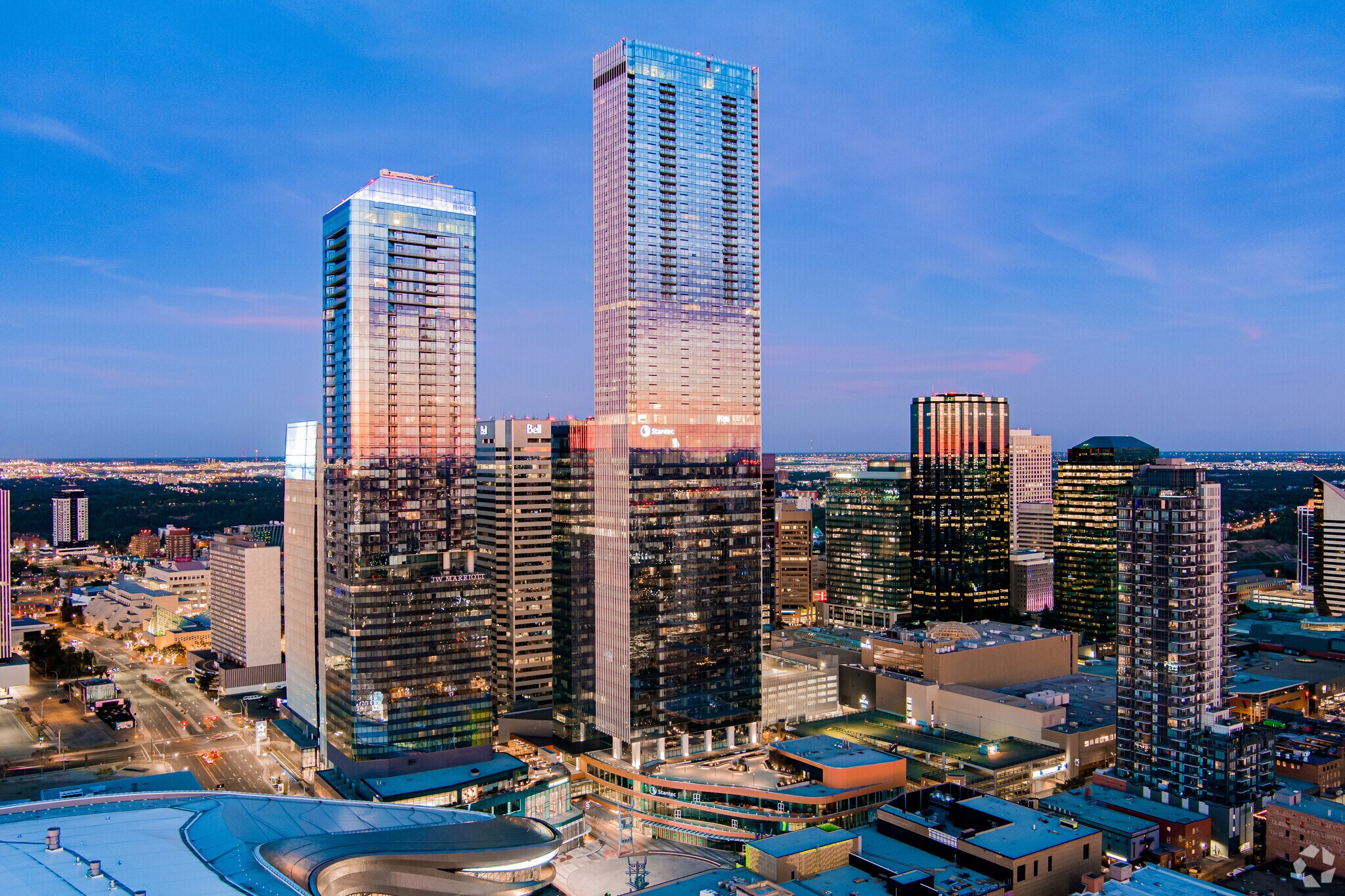 10220 103rd Ave NW, Edmonton, AB à louer Photo principale– Image 1 sur 19