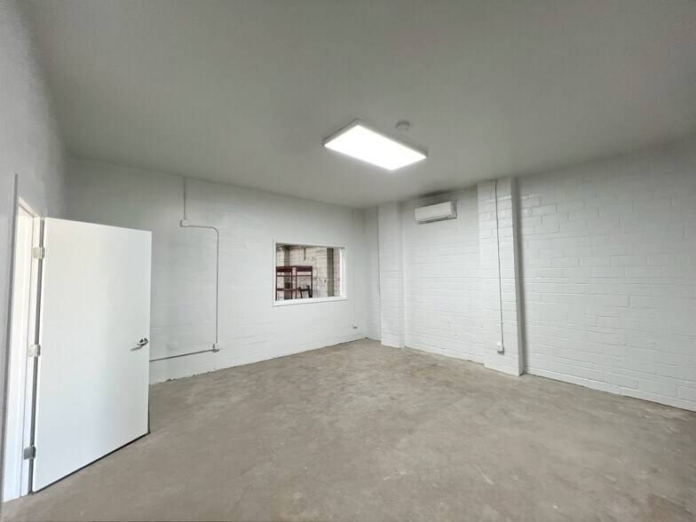 1938 Singleton Blvd, Dallas, TX à louer - Photo intérieure – Image 3 sur 5
