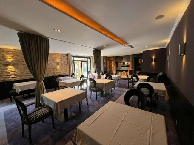 Plus de détails pour Local commercial à louer