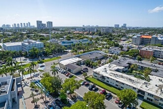 16978-16990 NE 19th Ave, North Miami Beach, FL - Vue aérienne vue de carte - Image1