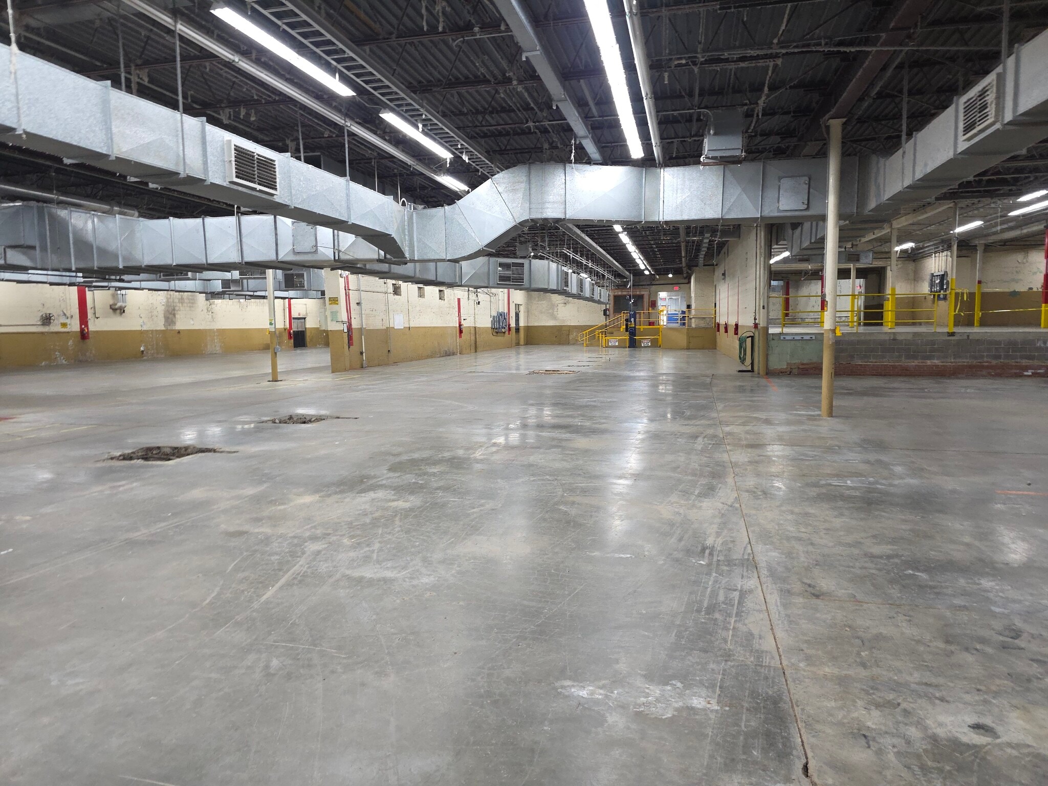 700 S Railroad Ave, Kings Mountain, NC à louer Photo intérieure– Image 1 sur 7