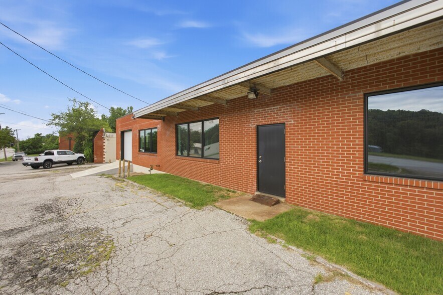 5629 Raytown Rd, Raytown, MO à vendre - Photo de l’immeuble – Image 3 sur 29