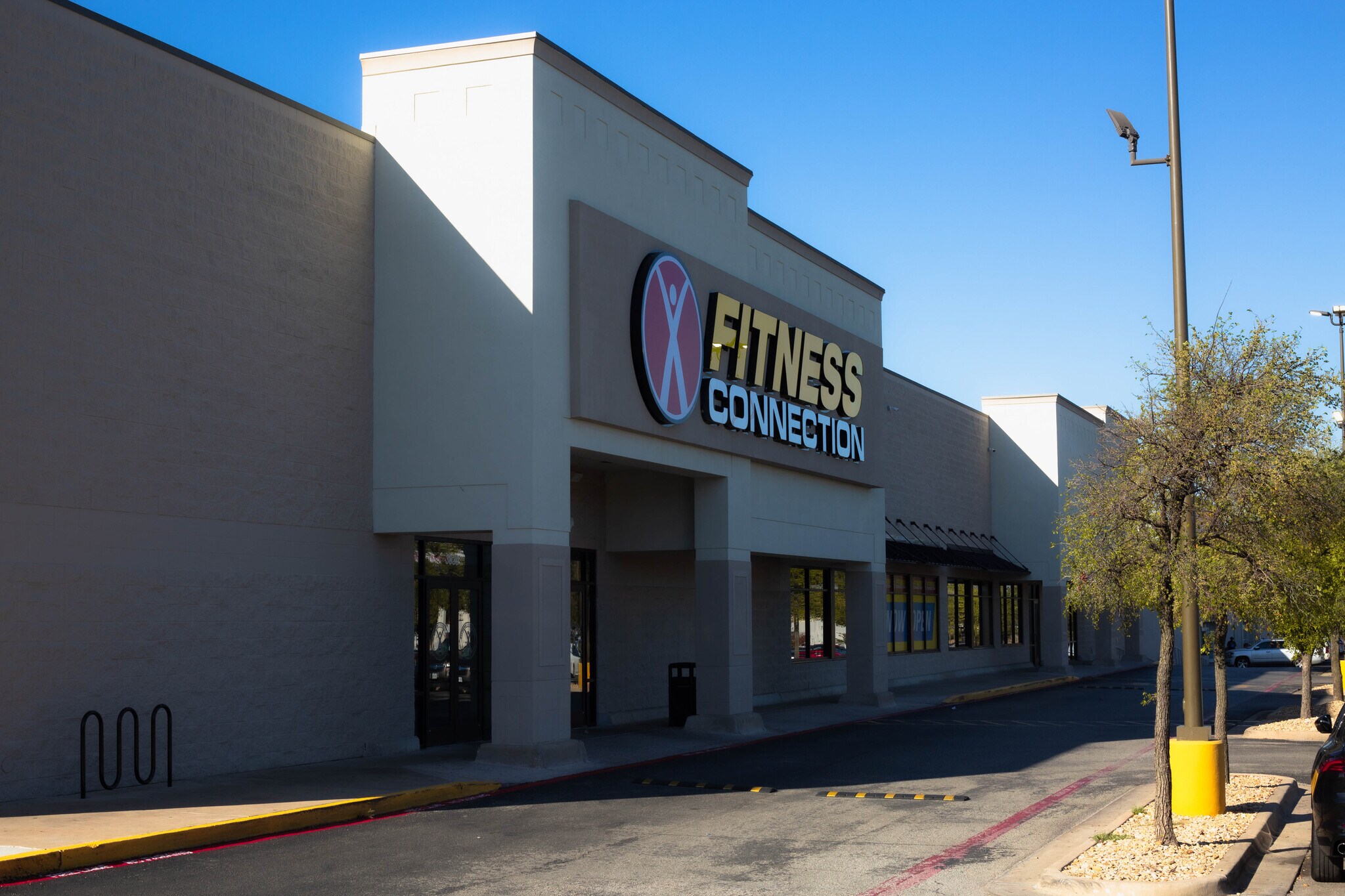 3544-3624 Forest Ln, Dallas, TX à louer Photo principale– Image 1 sur 4