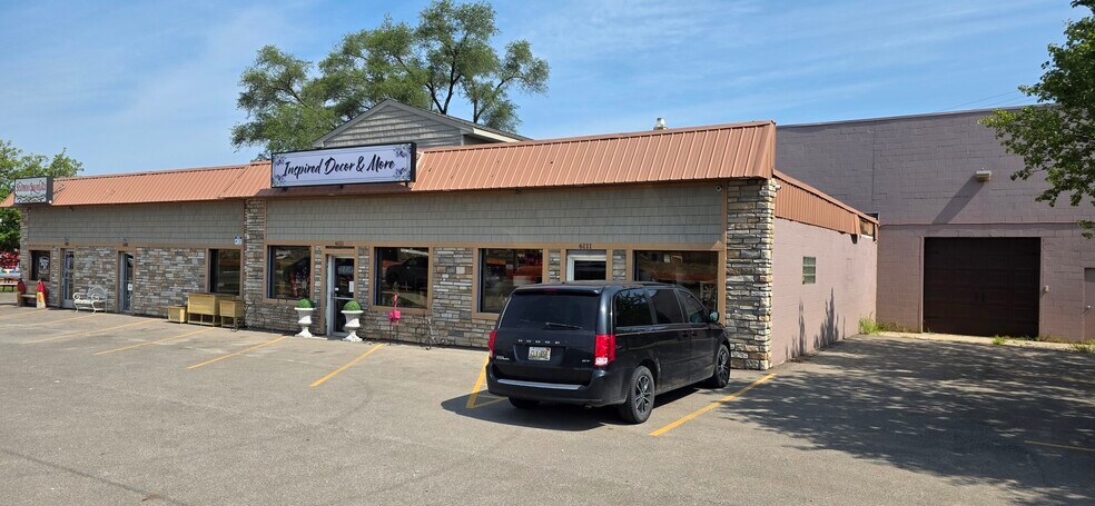 6105-6111 W Grand River Rd, Brighton, MI à vendre - Photo de l’immeuble – Image 2 sur 3