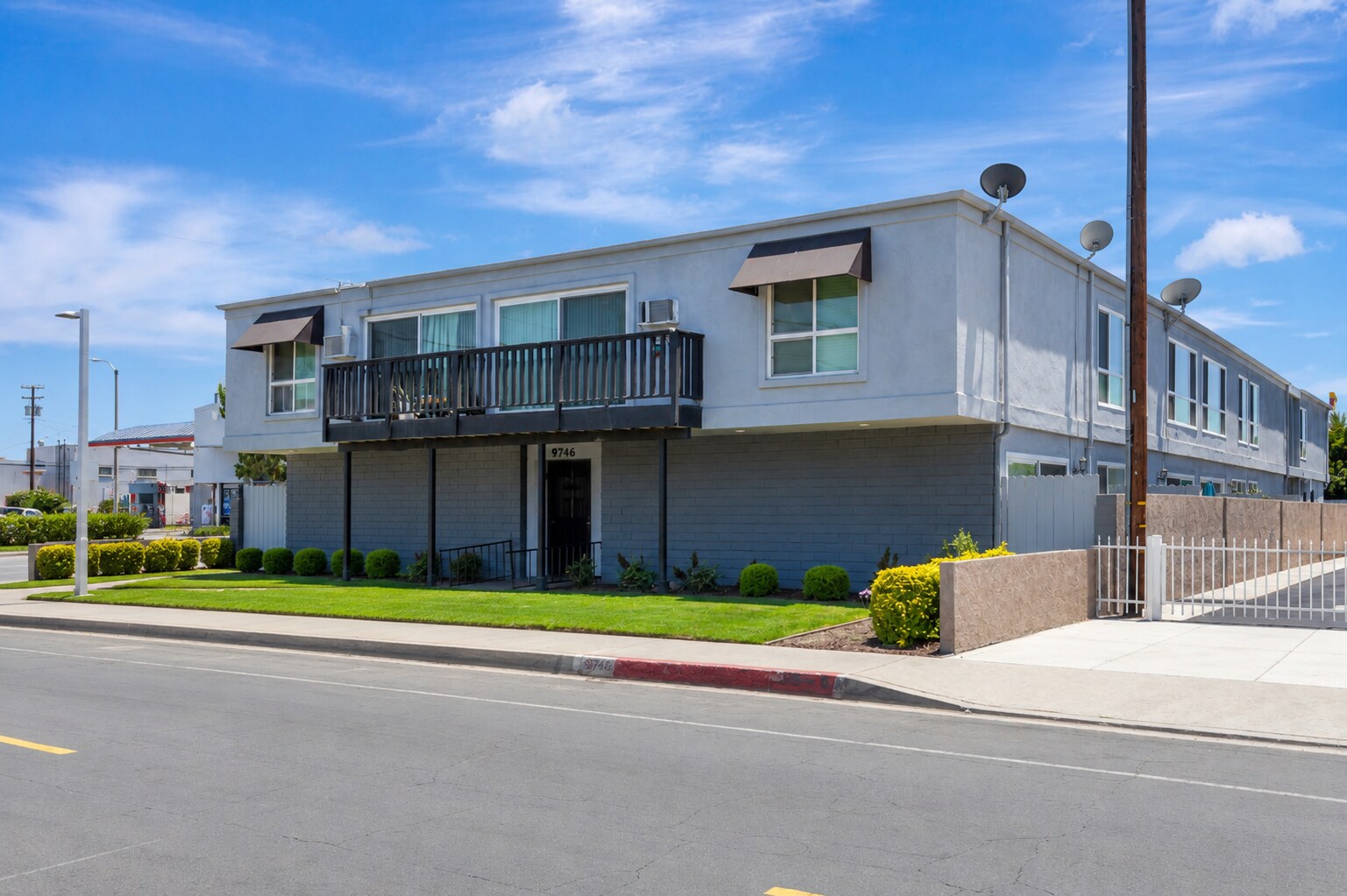 9746 Park St, Bellflower, CA à vendre Photo de l’immeuble– Image 1 sur 10
