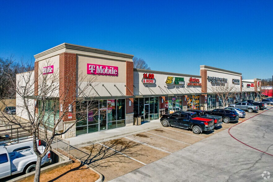 2445 S Buckner Blvd, Dallas, TX à louer - Photo de l’immeuble – Image 1 sur 4