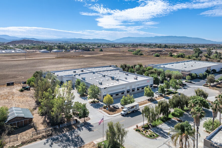36580 Penfield Ln, Winchester, CA à vendre - Aérien – Image 2 sur 5