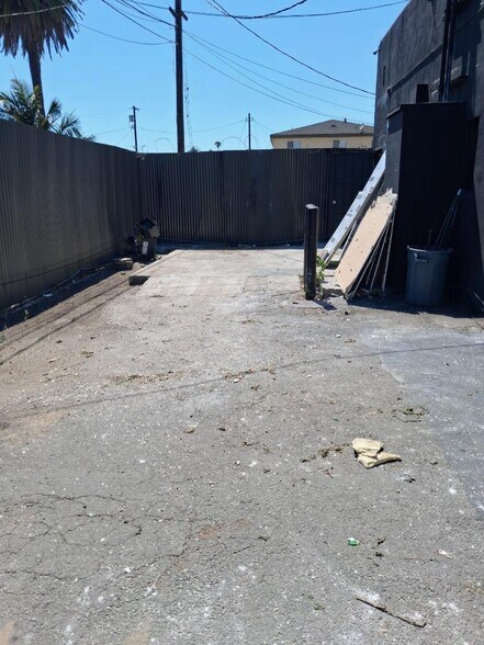 2320 W Slauson Ave, Los Angeles, CA à louer - Photo de l’immeuble – Image 3 sur 4