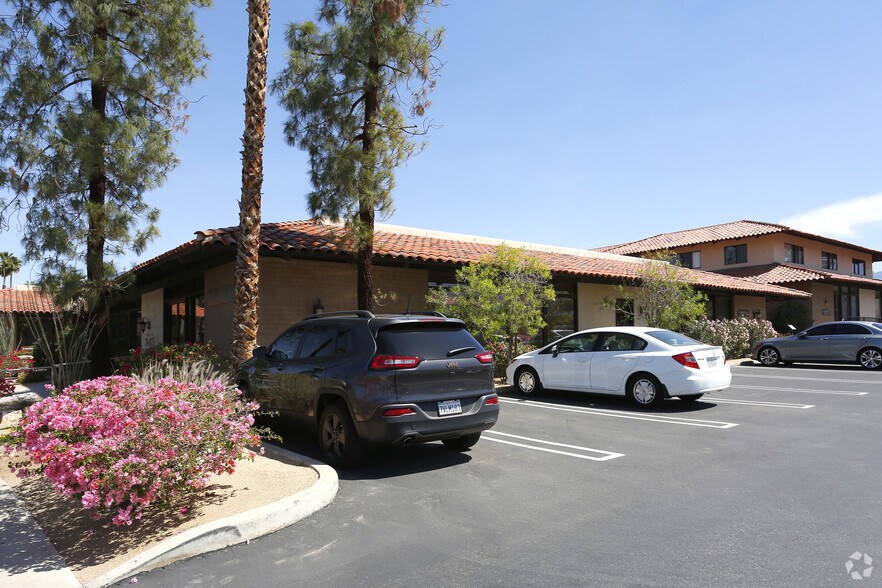 74075 El Paseo Dr, Palm Desert, CA à vendre - Photo de l’immeuble – Image 2 sur 3