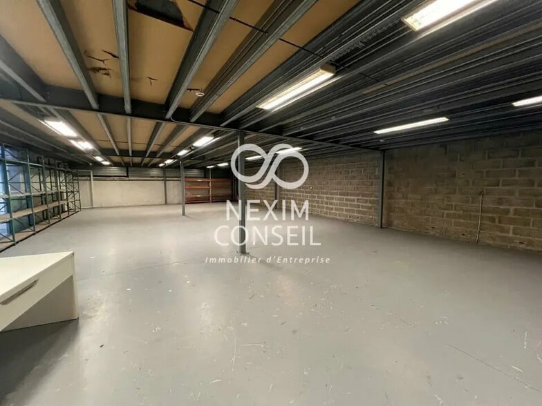 2 Rue Jean Moulin, Le Bourget à louer - Photo de l’immeuble – Image 2 sur 9