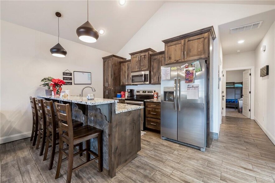 424 N F St, Rogers, AR à vendre - Photo principale – Image 1 sur 3