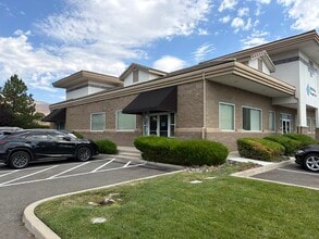 6190 Mae Anne Ave, Reno, NV à louer Photo de l’immeuble– Image 1 sur 7