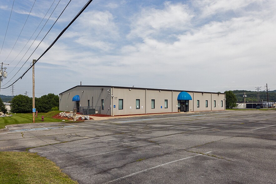 2238 E Fairview Ave, Johnson City, TN à louer - Photo de l’immeuble – Image 3 sur 3
