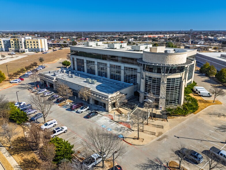 610 uptown Blvd, Cedar Hill, TX à vendre - Photo de l’immeuble – Image 2 sur 42