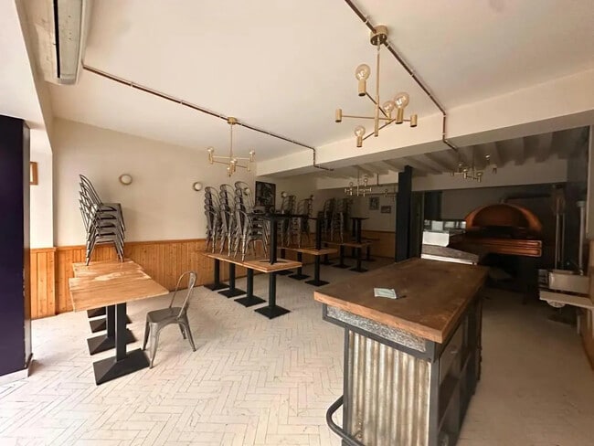 Plus de détails pour Local commercial à louer