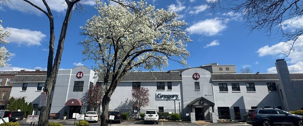 44 W Lancaster Ave, Ardmore, PA à louer - Photo principale – Image 1 sur 1