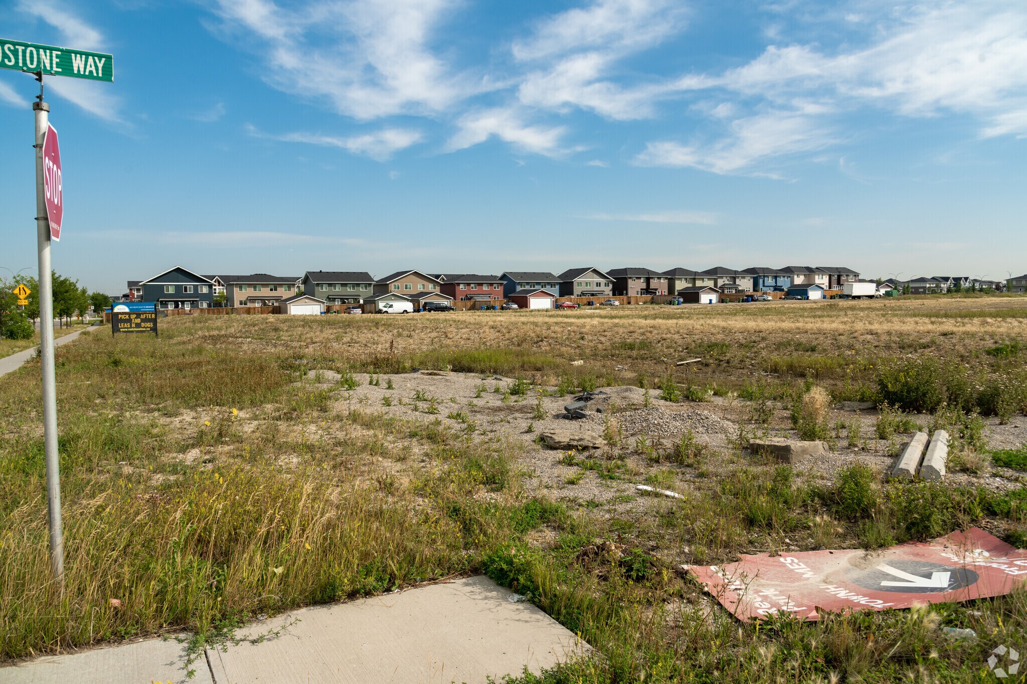 106 Redstone St NE, Calgary, AB à louer Photo principale– Image 1 sur 12