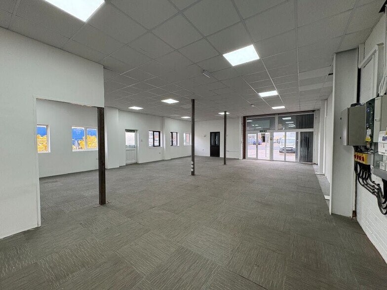 Telford Rd, Bicester à louer - Photo de l’immeuble – Image 3 sur 15