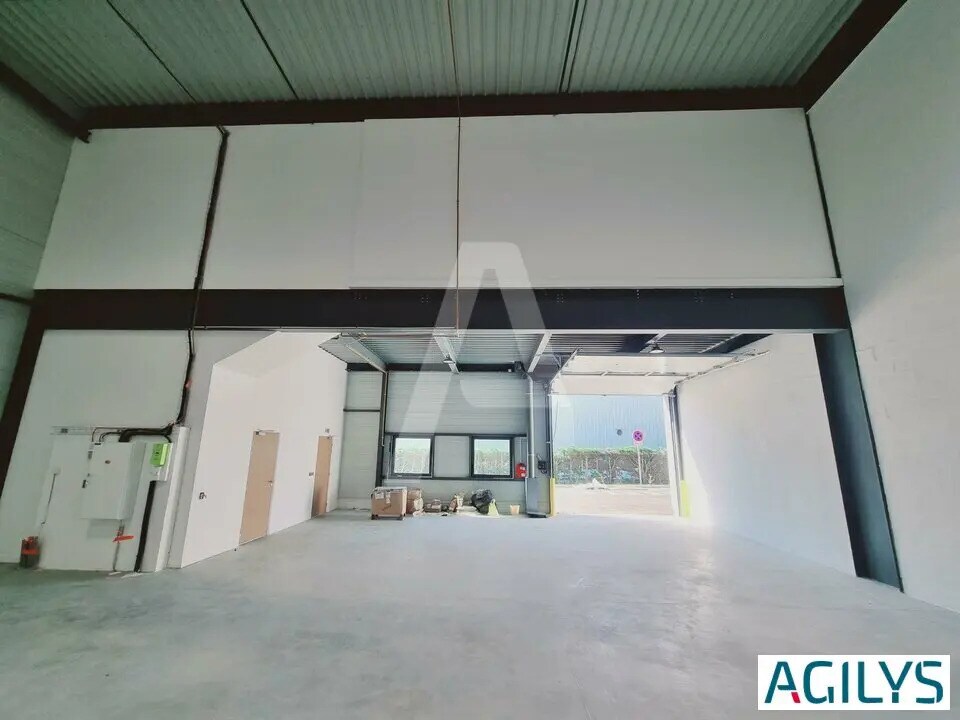 Local d’activités dans Corbeil-Essonnes à louer Photo intérieure– Image 1 sur 7
