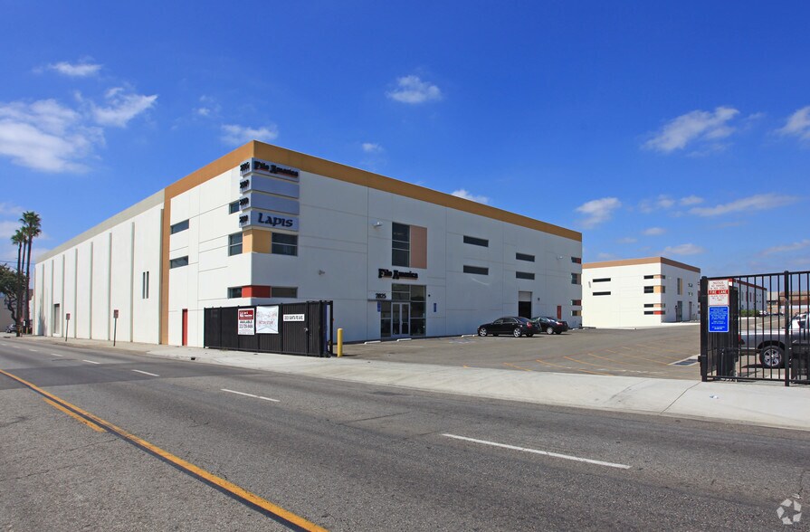 2825-2831 S Santa Fe Ave, Vernon, CA à louer - Photo principale – Image 1 sur 7