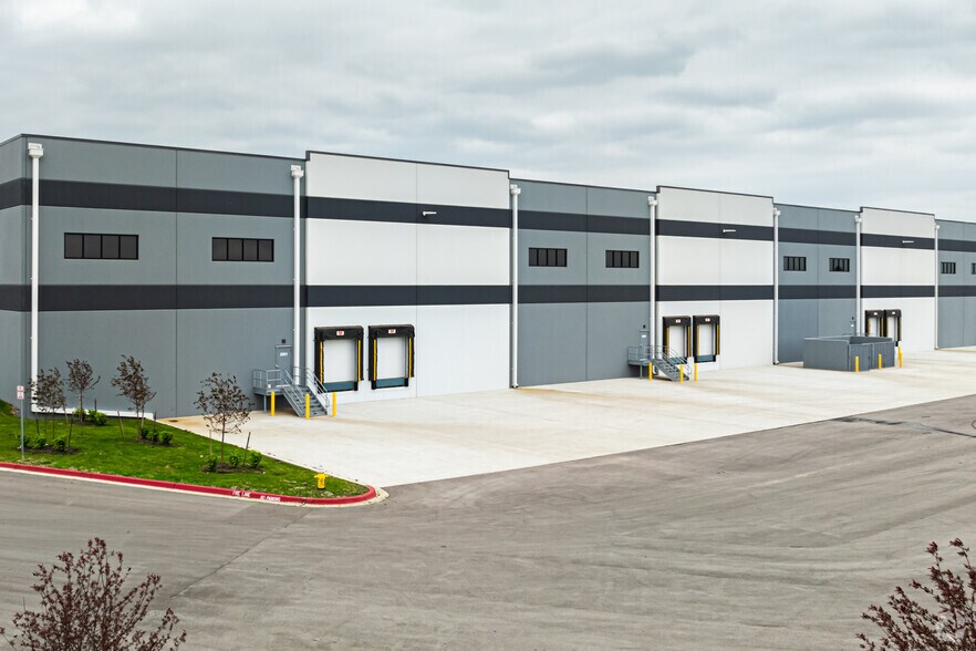 2201 NE Town Centre Blvd, Lees Summit, MO à louer - Photo de l’immeuble – Image 3 sur 6