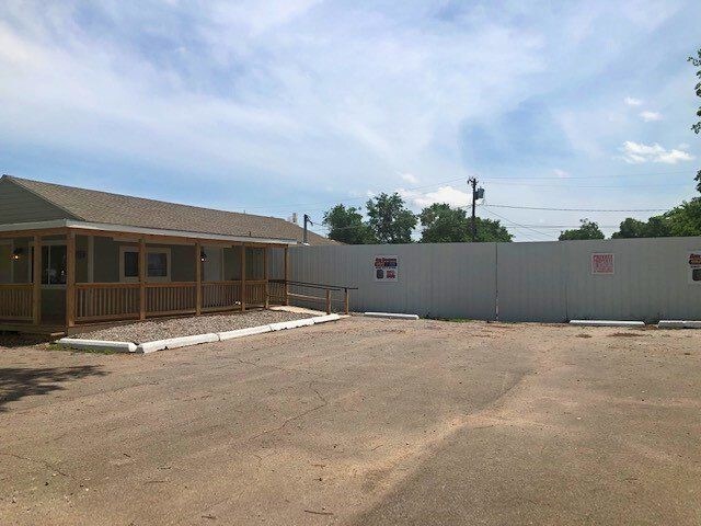 2210 SW E Ave, Lawton, OK à vendre - Photo de l’immeuble – Image 2 sur 10