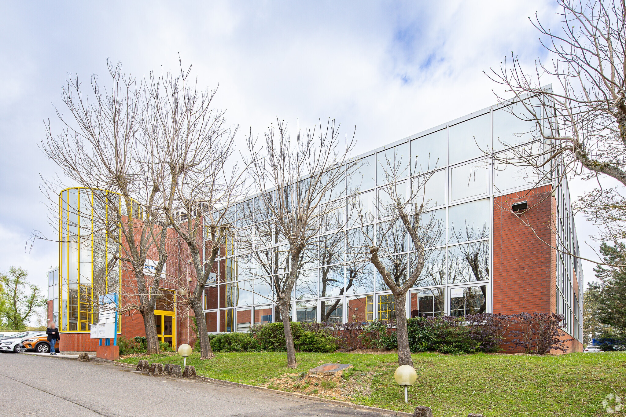 9 Avenue Du Canada, Les Ulis à louer Photo principale– Image 1 sur 3