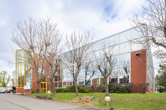 Plus de détails pour 9 Avenue Du Canada, Les Ulis - Local d'activités à louer