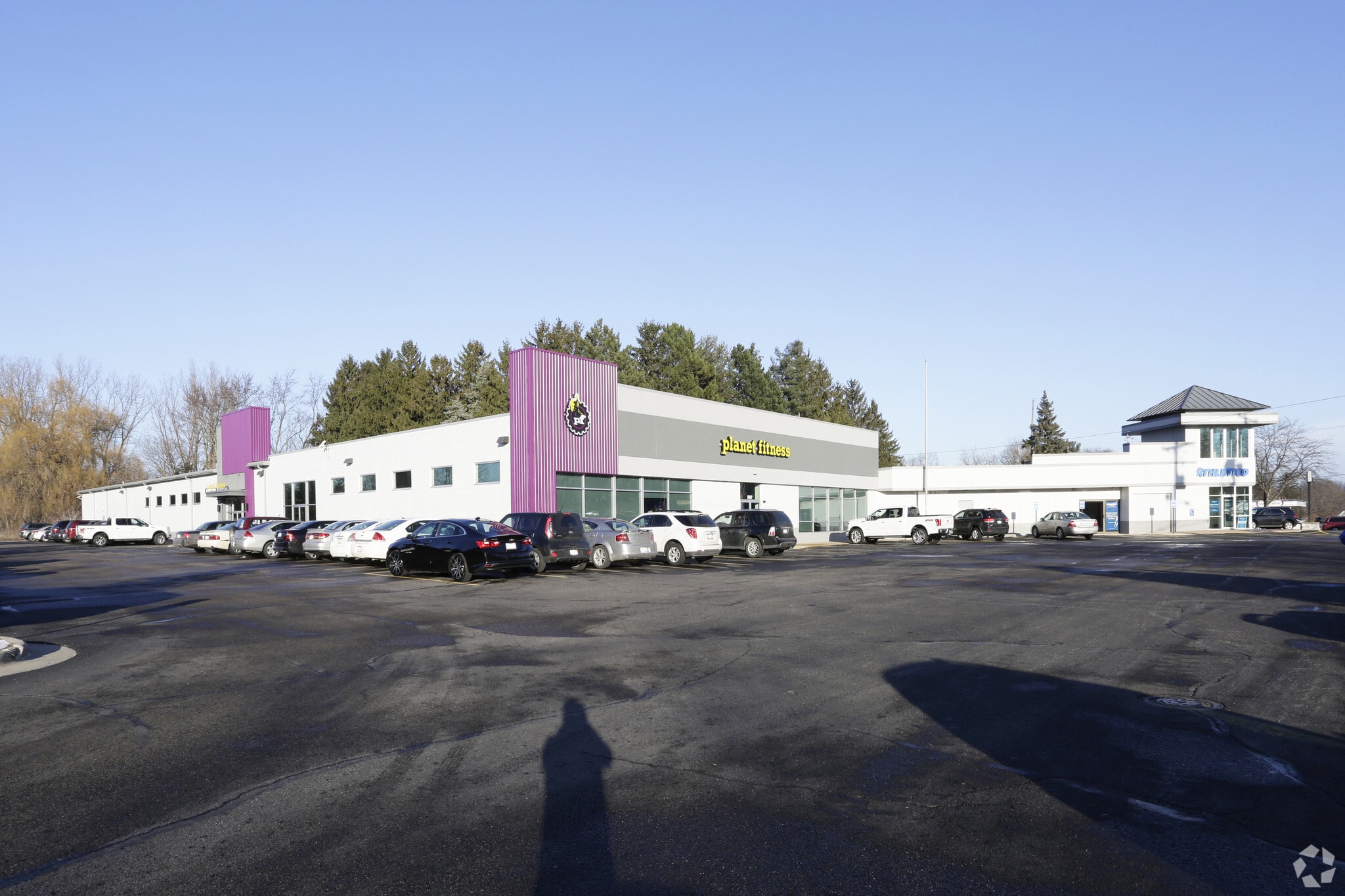 2807 Lake Michigan Dr NW, Grand Rapids, MI à louer Photo principale– Image 1 sur 53