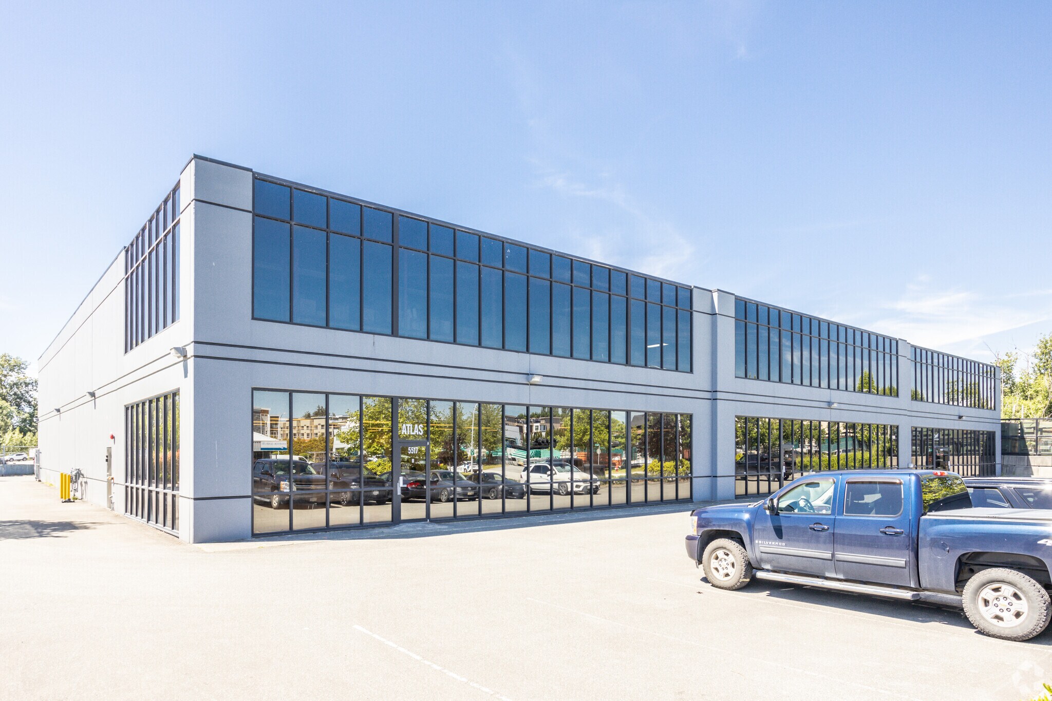 5517 Production Blvd, Surrey, BC à louer Photo principale– Image 1 sur 5