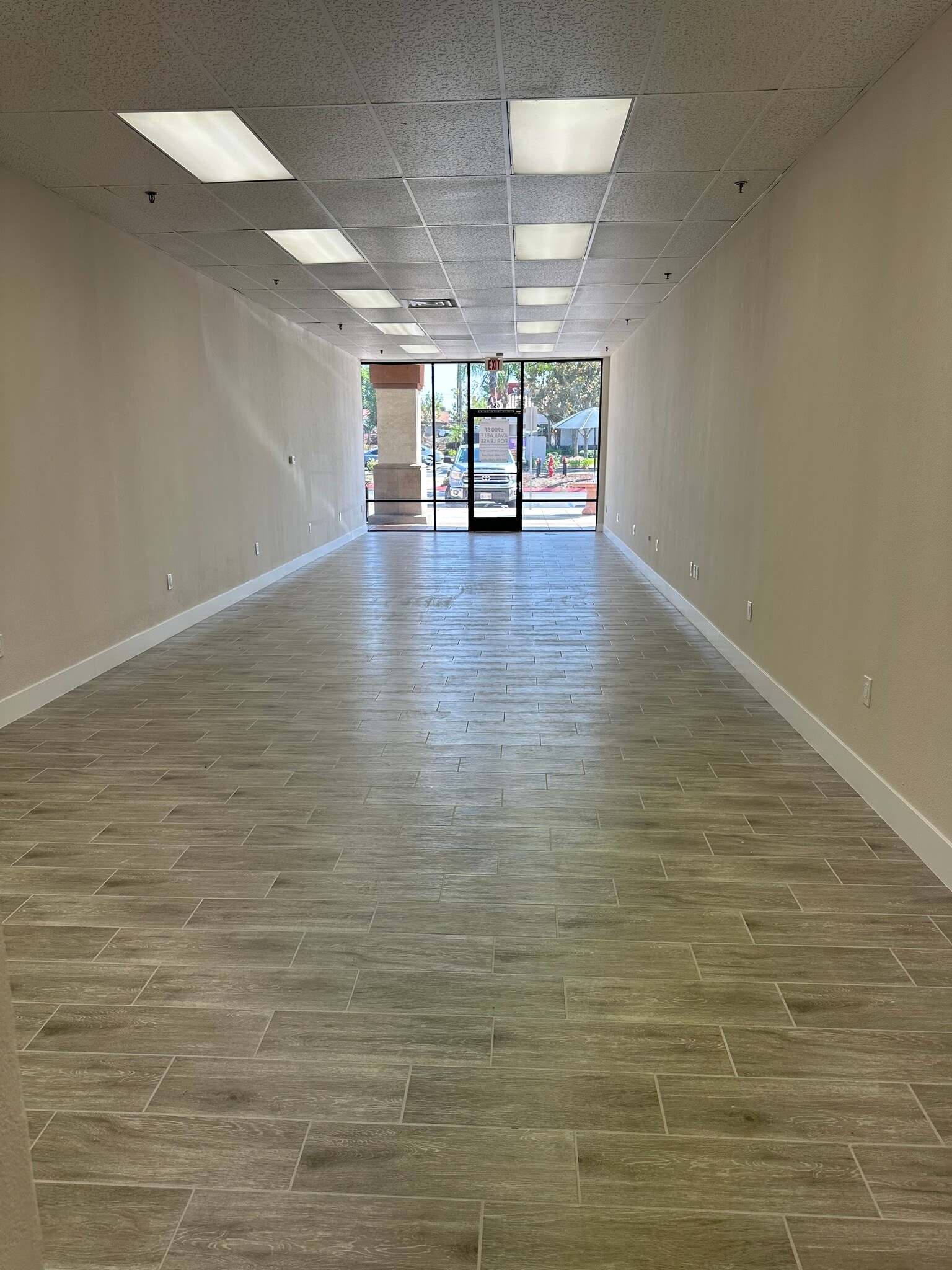 19530 Van Buren Blvd, Riverside, CA à vendre Photo intérieure– Image 1 sur 1