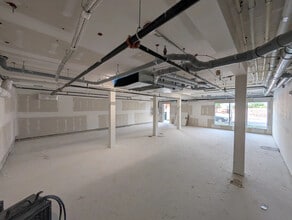 1070 Noëlla Leclair Way, Ottawa, ON à louer Photo de la construction– Image 1 sur 1