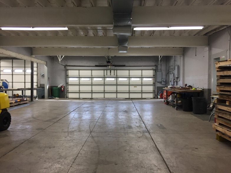 6600 Holabird Ave, Baltimore, MD à vendre - Photo intérieure – Image 2 sur 8