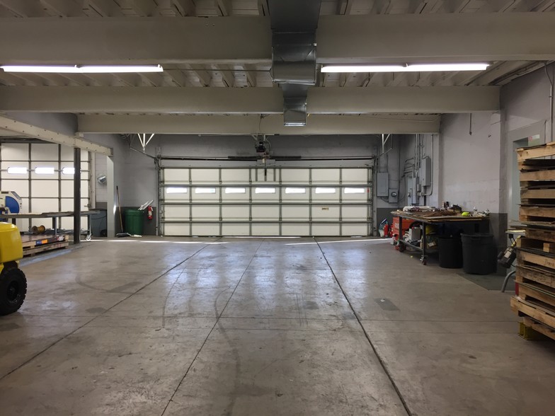 6600 Holabird Ave, Baltimore, MD à vendre - Photo intérieure – Image 2 sur 8