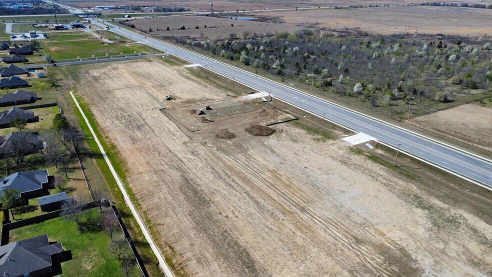 5516 E 146th St N, Collinsville, OK à vendre - Photo de l’immeuble – Image 2 sur 6