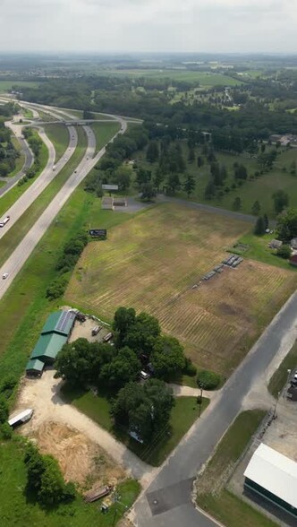 XXX 3rd St NE, Pine Island, MN à vendre - Vidéo sur l’annonce professionnelle – Image 2 sur 13