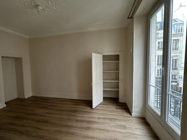 Plus de détails pour Local d'activités à louer