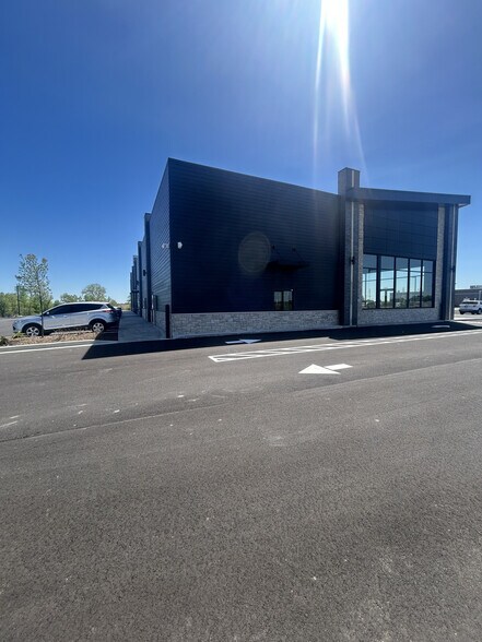 17980 Brandywine Dr, Lowell, IN à louer - Photo de l’immeuble – Image 3 sur 5