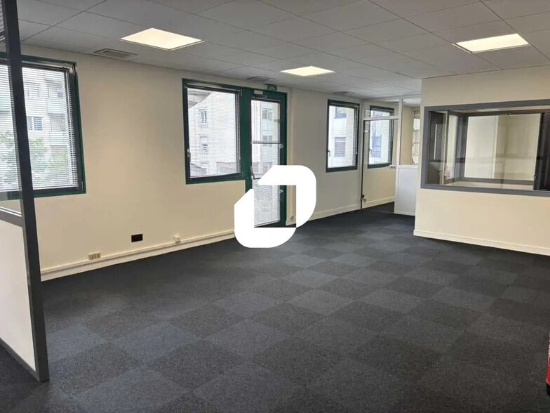 13 Quai Du Commerce, Lyon à louer - Photo de l’immeuble – Image 3 sur 9