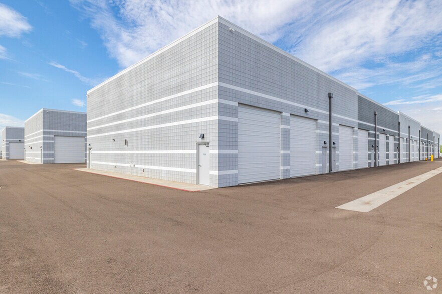 24415 N 19th Ave, Phoenix, AZ à vendre - Photo de l’immeuble – Image 3 sur 21