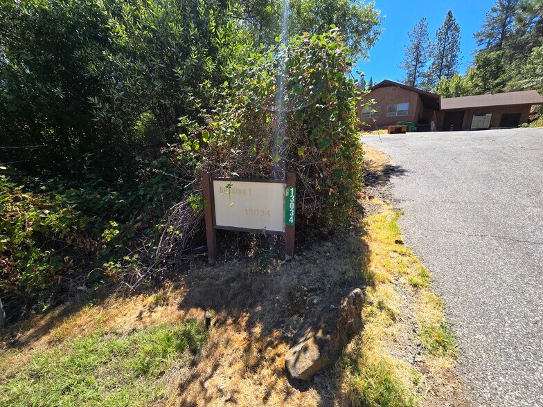 13034 Bitney Springs Rd, Nevada City, CA à louer - Photo de l’immeuble – Image 3 sur 15